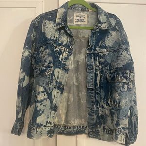 oversized levi’s jean jacket